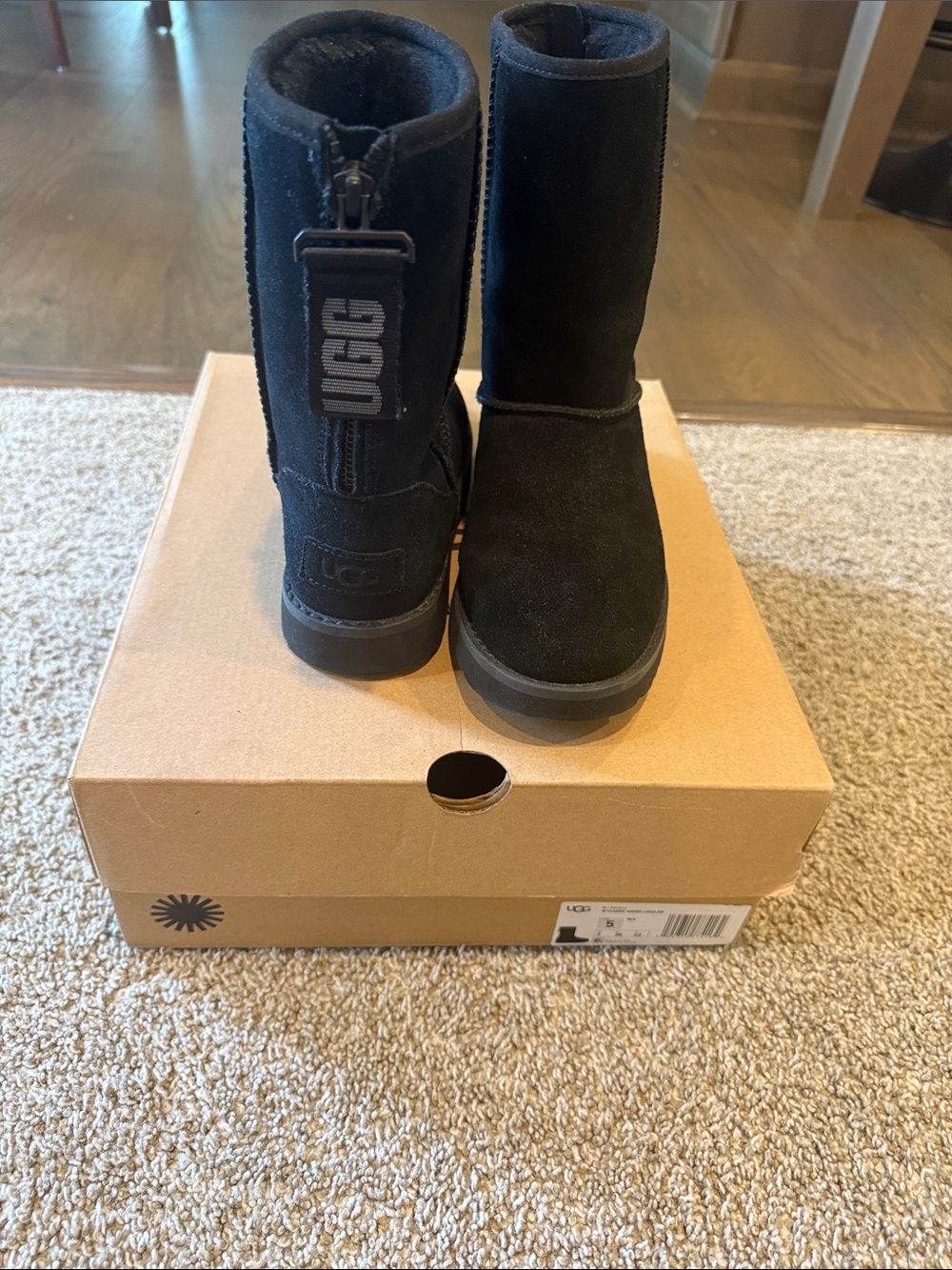 Women’s UGG Black Suede Boot Size 5